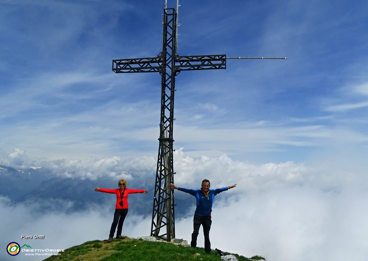 08 Autoscatto alla croce del Monte Secco (anticima 2017 m).JPG -                                